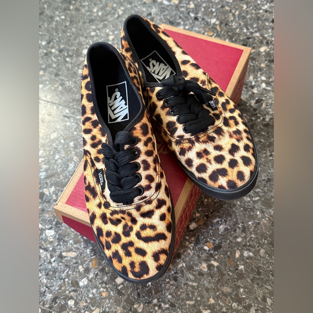 Vans Authentic Lo-Pro Leopard Print Sneakers 8.5W / 7M